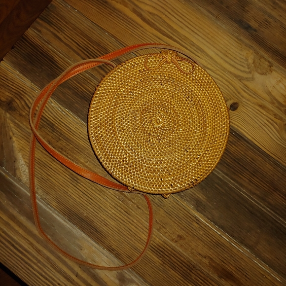 La Cantina Round Bamboo Crossbody Bag - Picture 3 of 5